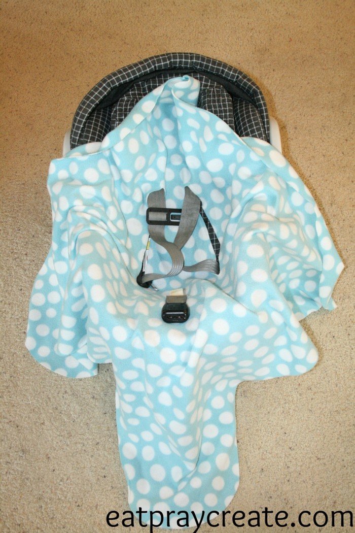 DIY Easy Car Seat Blanket Tutorial