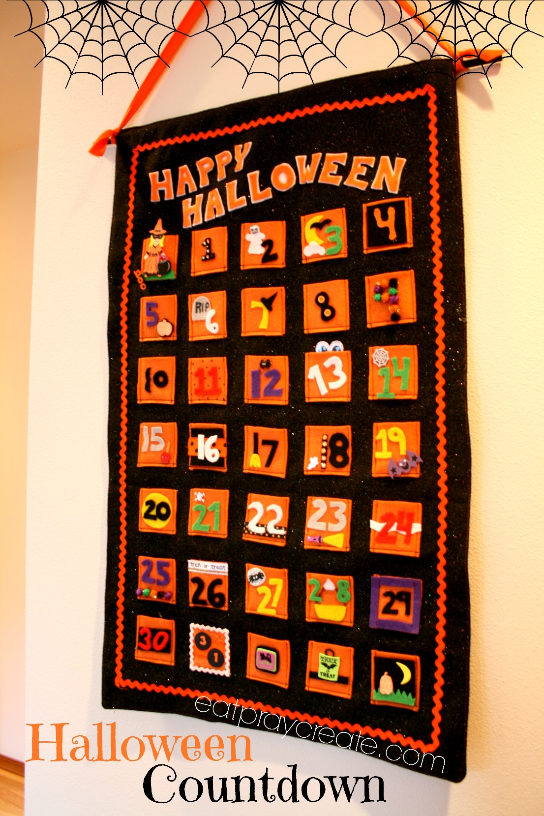 Halloween Advent Calendar Tutorial and a few Trunk or Treat Ideas! - Eat  Pray Create